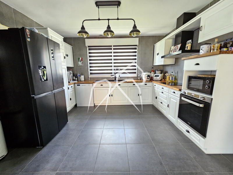 Maison - 171 m² - 7 pièces