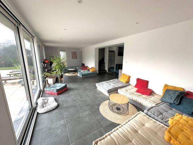 Villa - 304 m² - 7 pièces