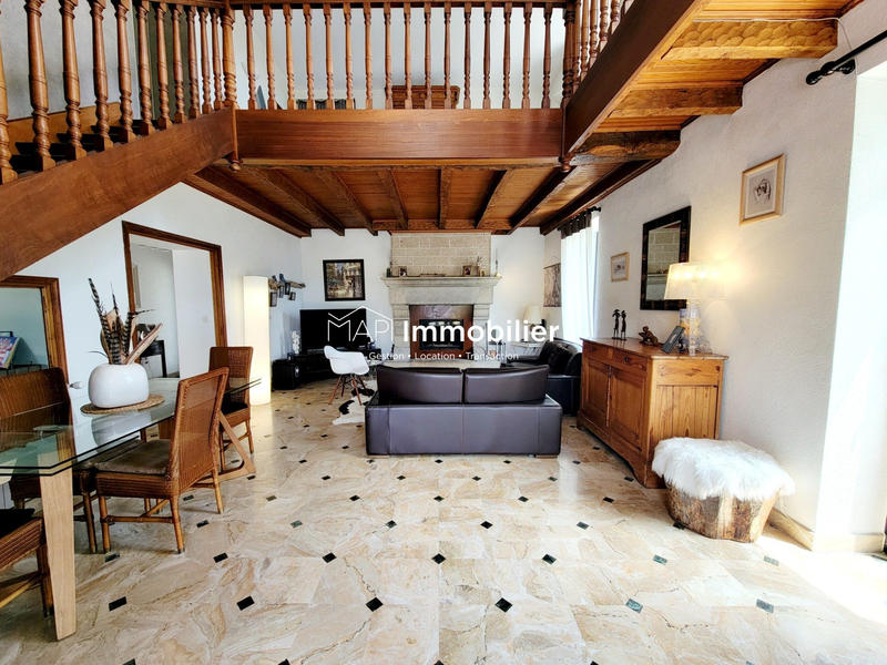 Maison ancienne - 179 m² - 7 pièces