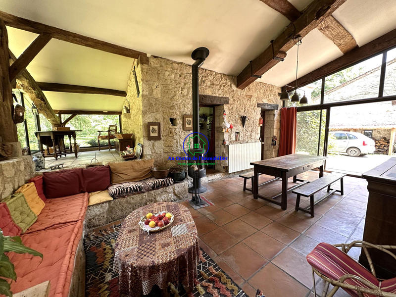 Maison - 228 m² - 8 pièces