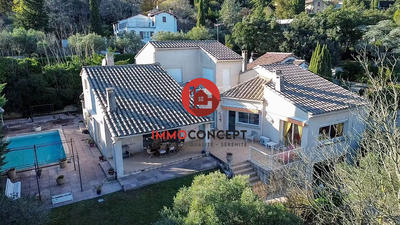 Villa - 232 m² - 7 pièces