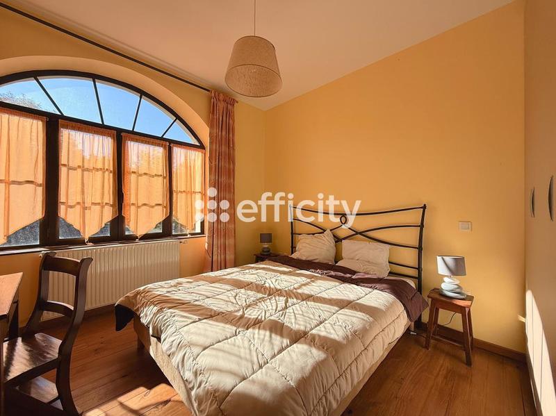 Maison - 275 m² - 9 pièces