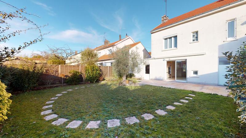 Maison - 91 m² - 5 pièces