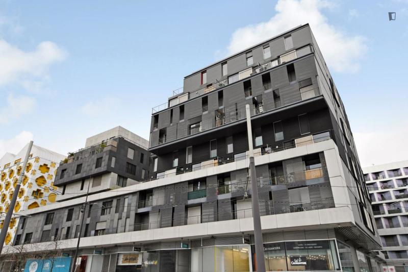 Chambre - 11 m² - 4 pièces