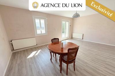 Maison - 172 m² - 9 pièces