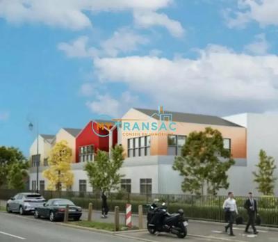 Local d'activité / Entrepôt - 601 m²