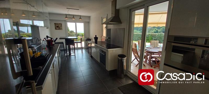 Appartement - 170 m² - 6 pièces