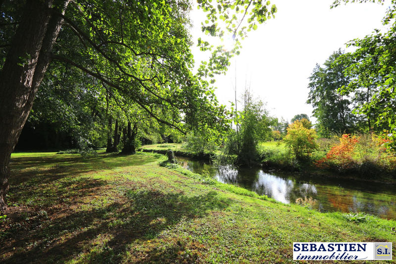 Maison traditionnelle - 239 m² - 11 pièces