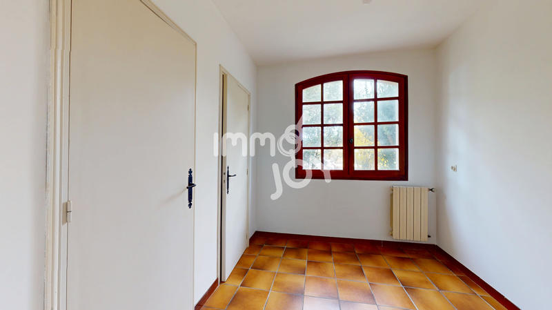 Maison - 220 m² - 8 pièces