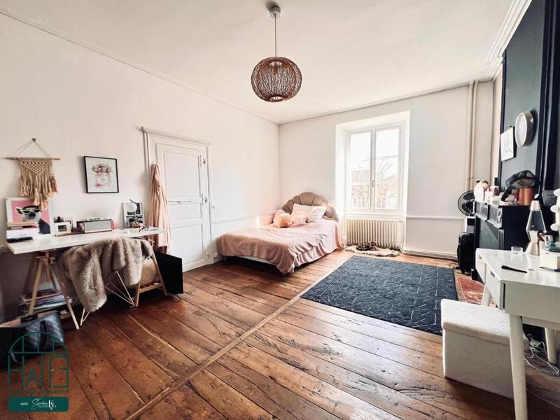 Maison - 311 m² - 9 pièces