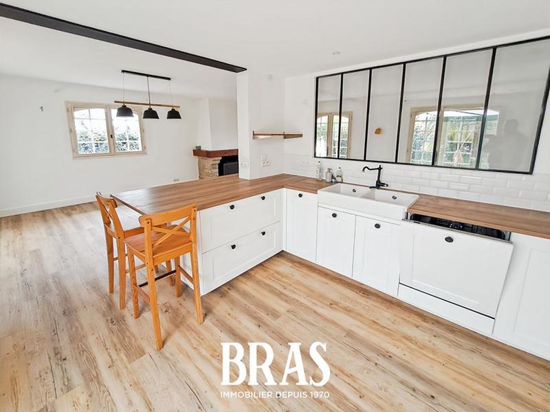 Maison - 141 m² - 8 pièces