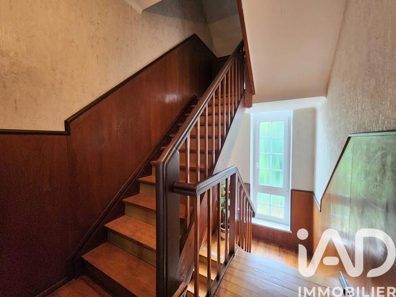 Maison - 212 m² - 8 pièces