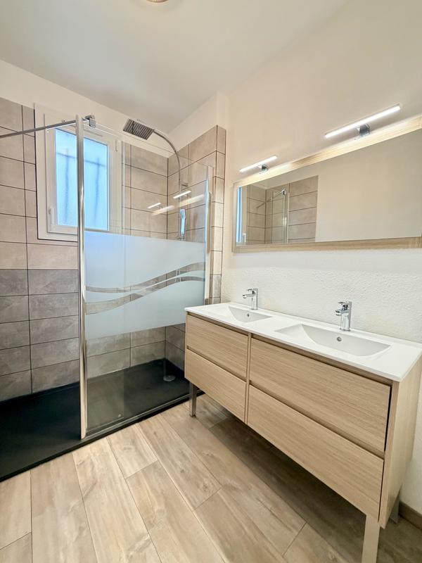 Maison - 121 m² - 7 pièces