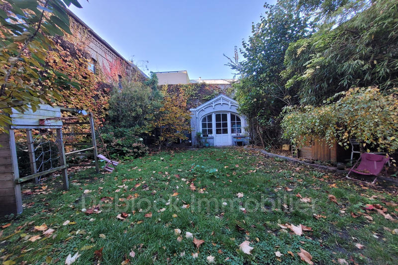 Maison - 360 m² - 9 pièces