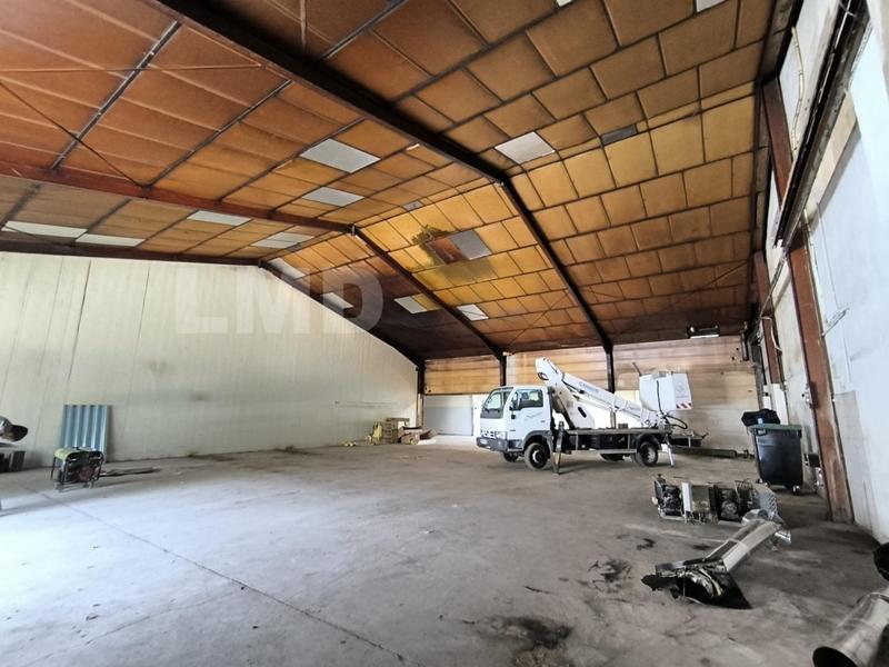 Local d'activités - 660 m² - 3 pièces