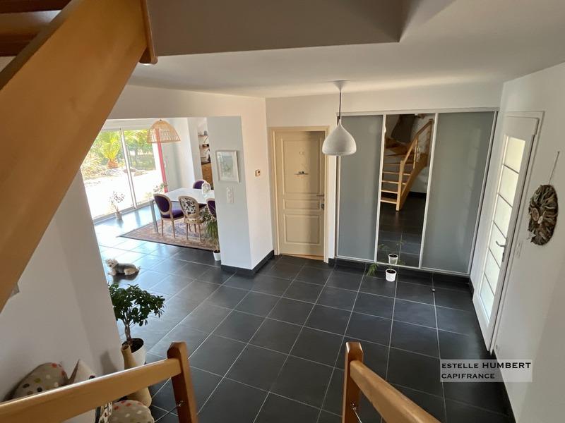 Maison - 223 m² - 8 pièces