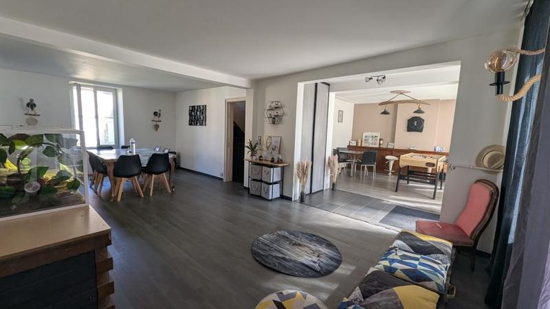 Maison ancienne - 207 m² - 10 pièces