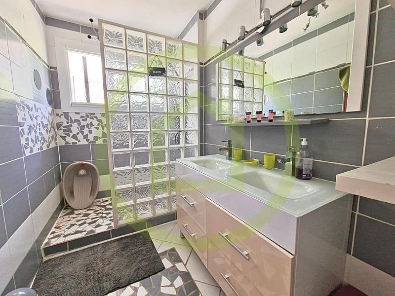 Maison - 100 m² - 6 pièces