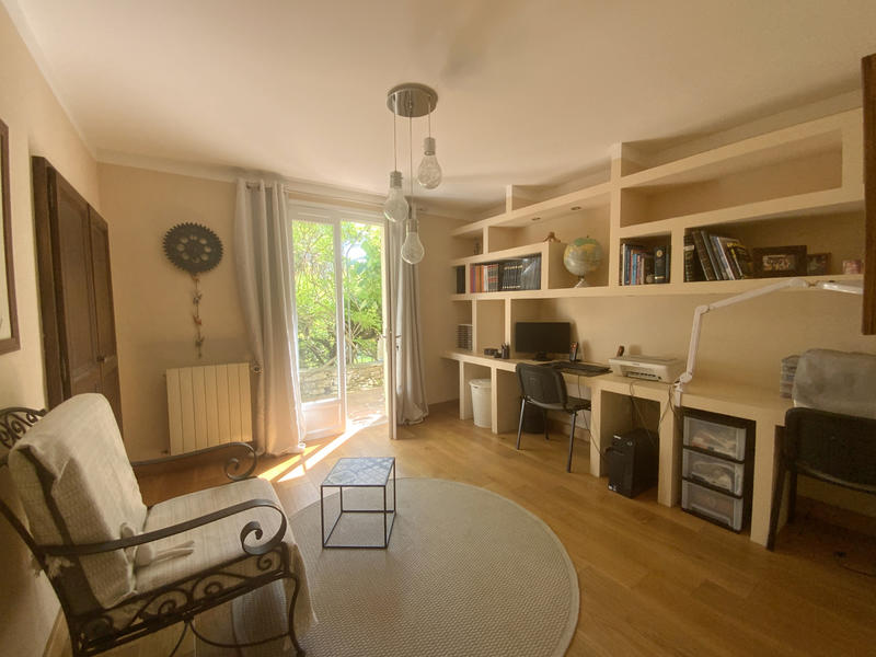 Maison - 210 m² - 6 pièces