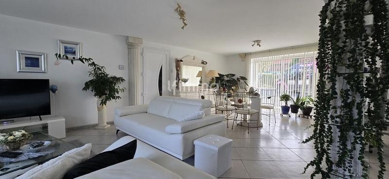 Maison - 232 m² - 6 pièces