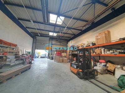 Local d'activité / Entrepôt - 1 043 m²