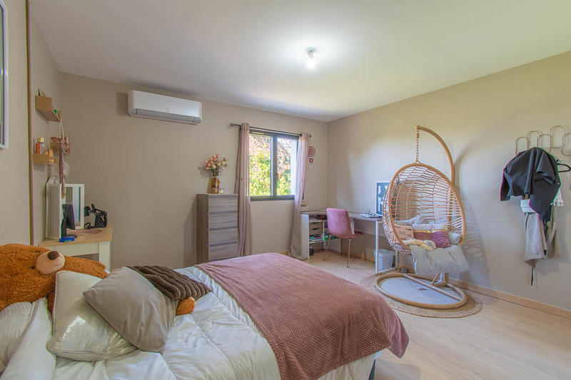 Maison - 179 m² - 6 pièces