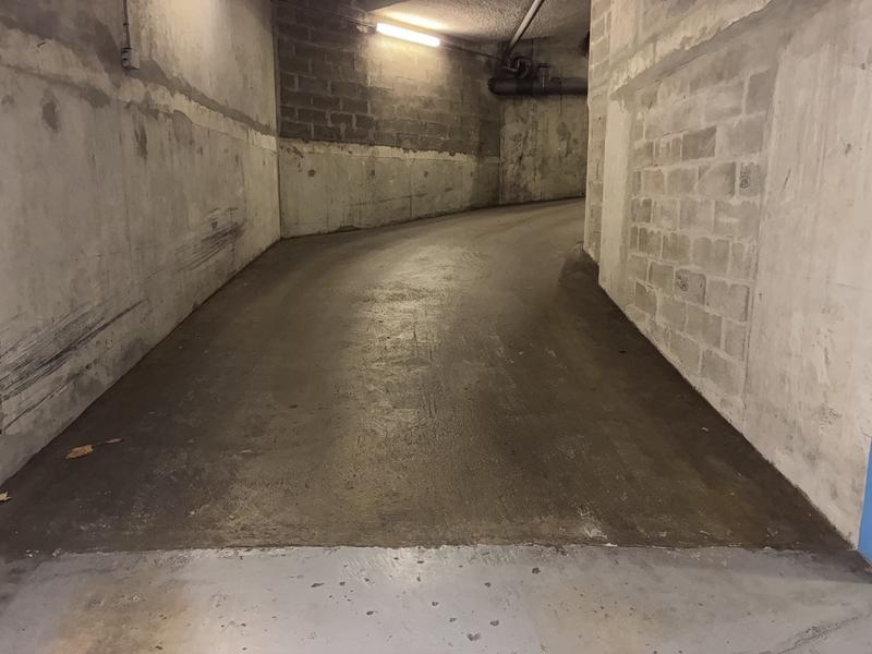 Parking / Garage - 12 m²