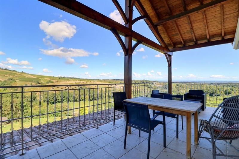 Maison - 266 m² - 11 pièces