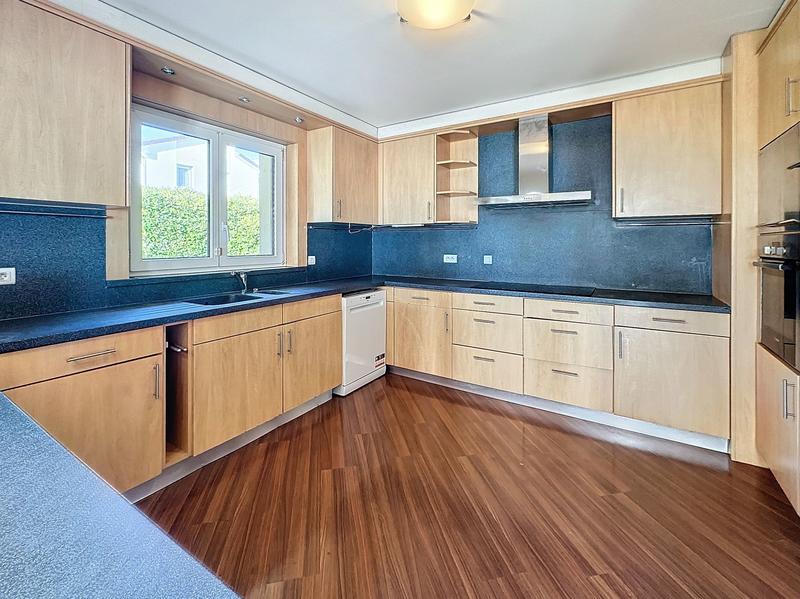 Maison - 222 m² - 7 pièces