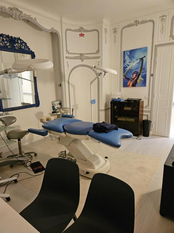 Appartement - 270 m² - 12 pièces