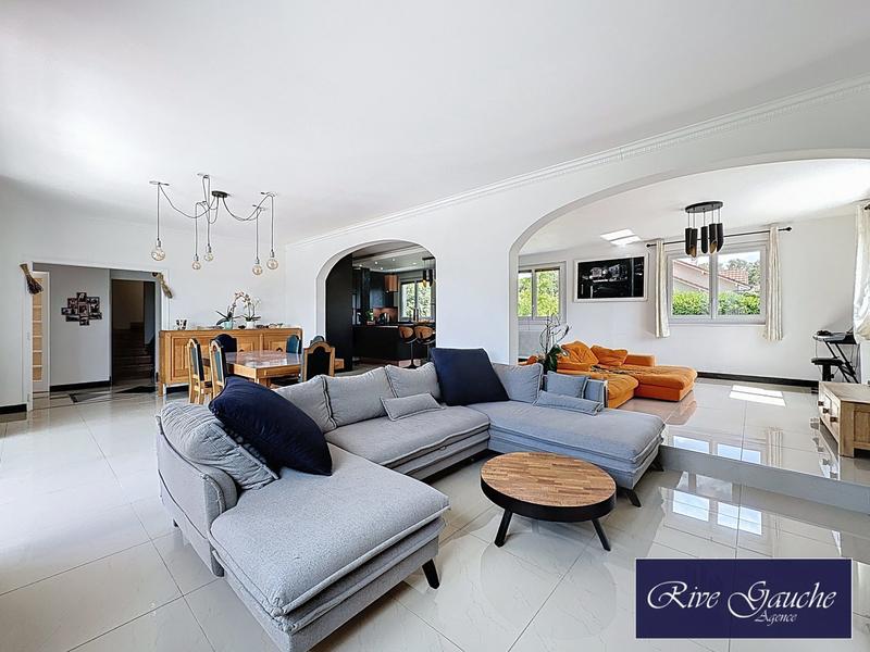 Maison - 267 m² - 7 pièces