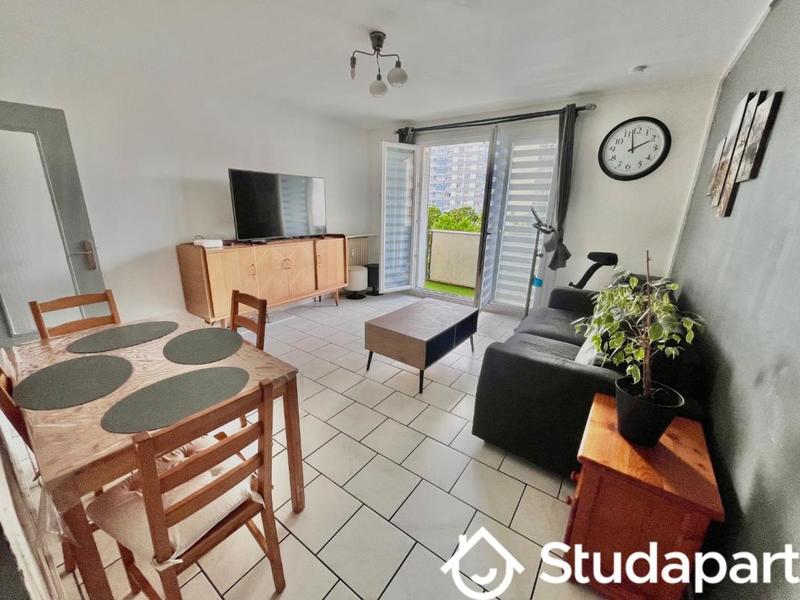 Chambre - 11 m² - 1 pièce