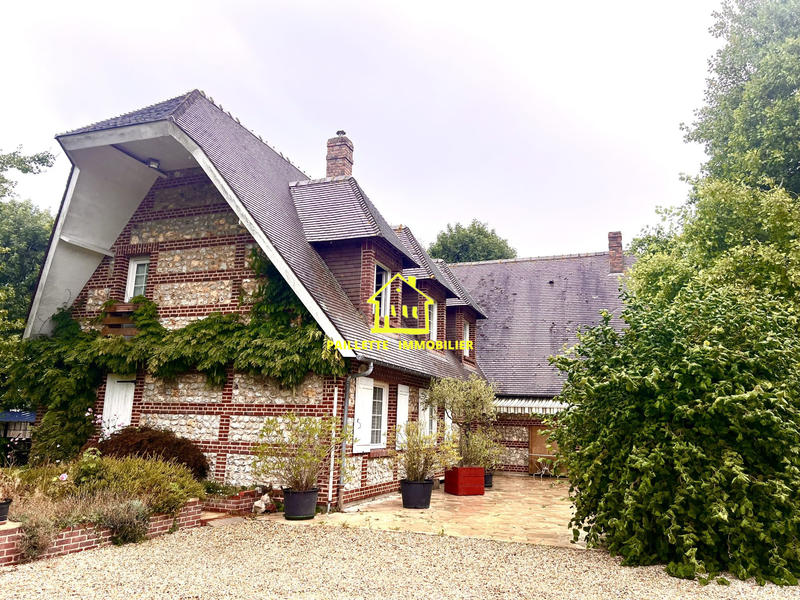 Maison - 250 m² - 9 pièces