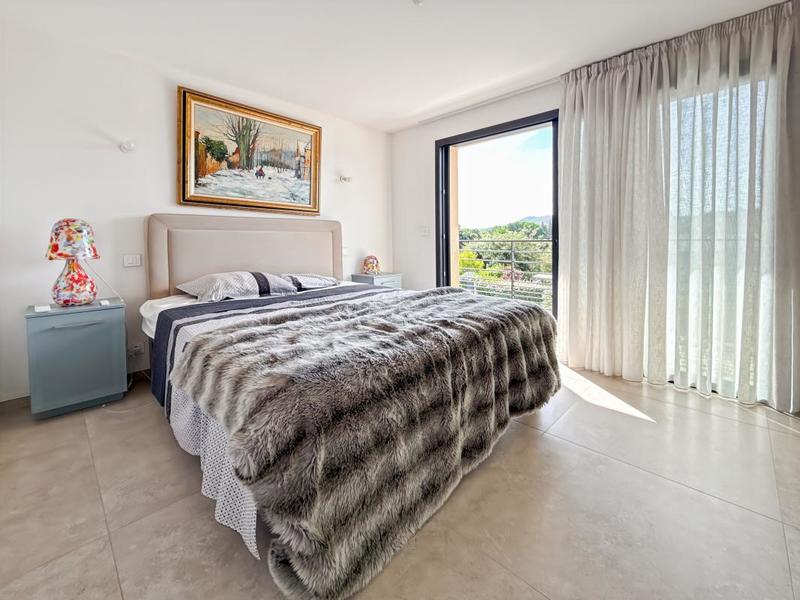 Maison - 311 m² - 5 pièces