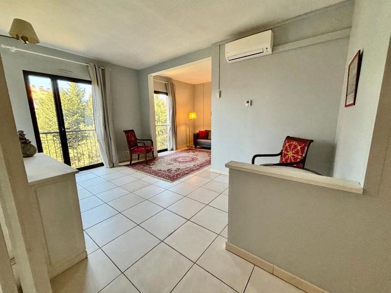 Appartement - 75 m² - 3 pièces