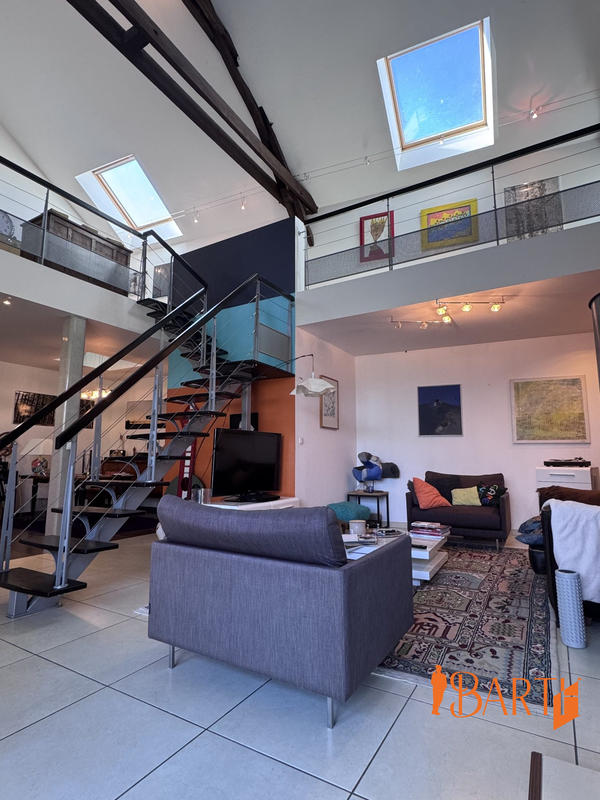 Maison - 260 m² - 7 pièces