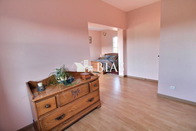 Maison - 239 m² - 7 pièces