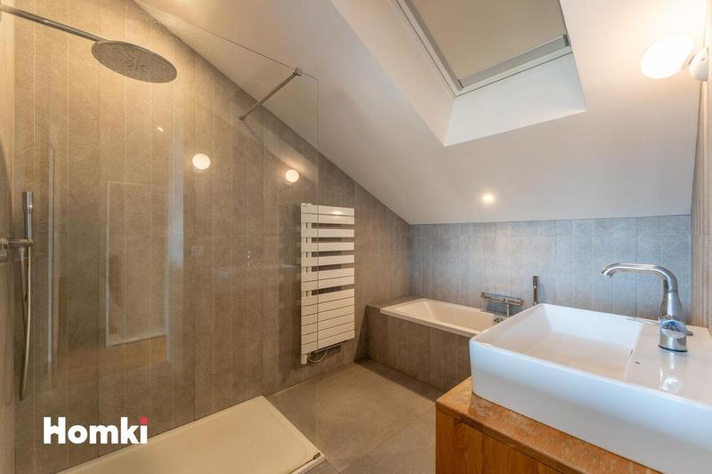 Loft - 194 m² - 5 pièces