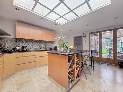 Maison - 137 m² - 5 pièces