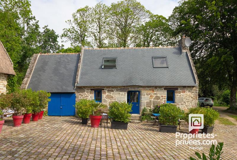 Demeure - 335 m² - 15 pièces