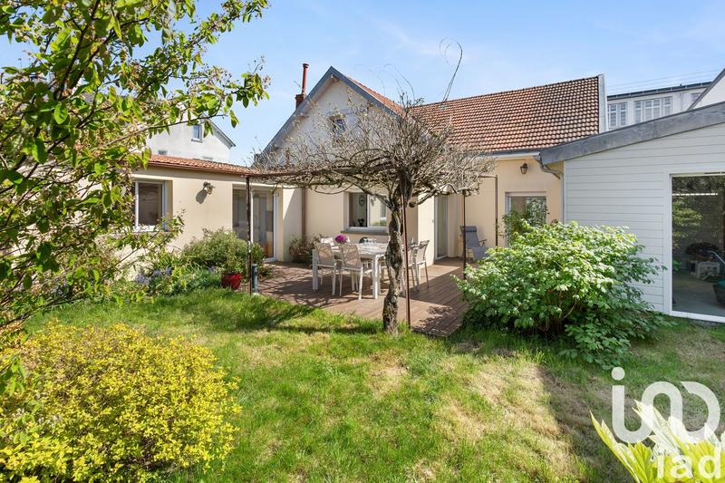 Maison de ville - 210 m² - 8 pièces