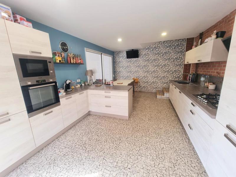 Maison - 270 m² - 10 pièces