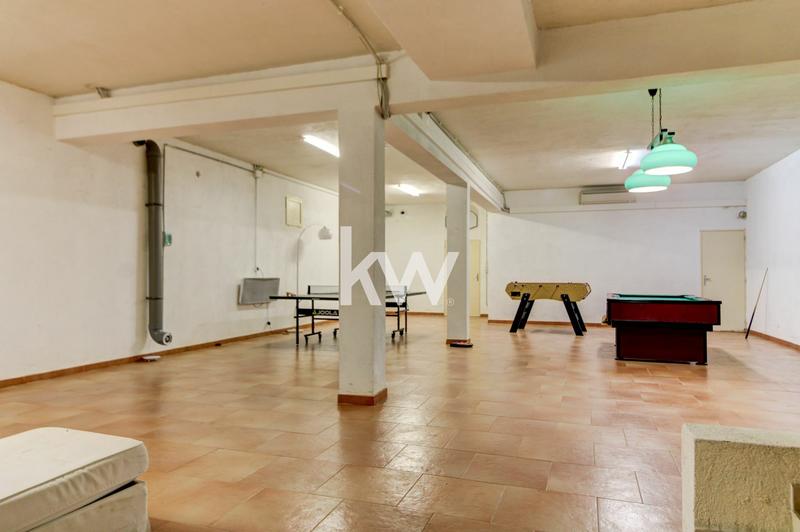 Maison - 225 m² - 8 pièces