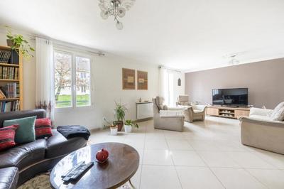 Maison - 184 m² - 8 pièces