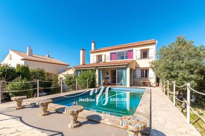 Maison - 180 m² - 6 pièces