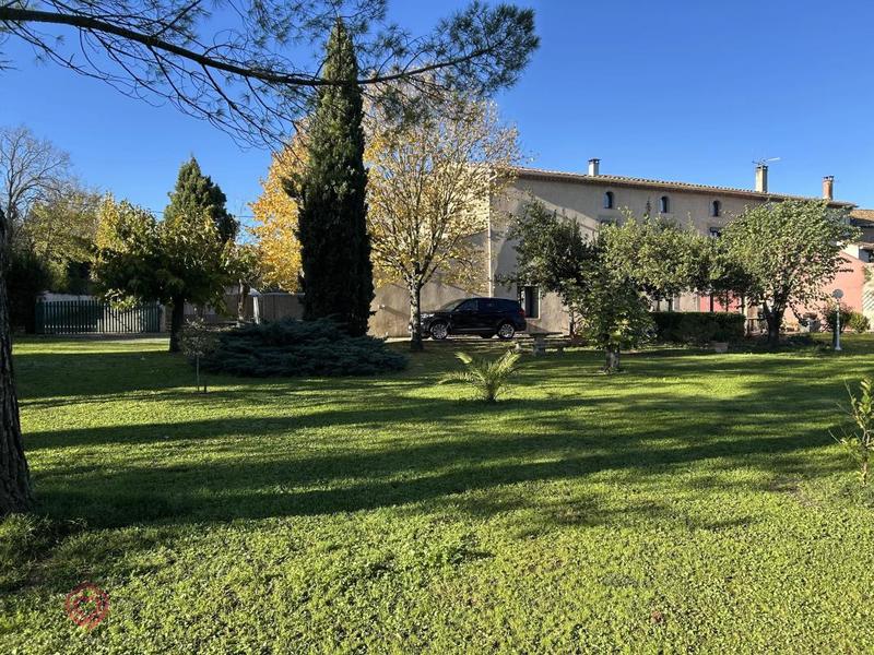 Maison de village - 405 m² - 13 pièces