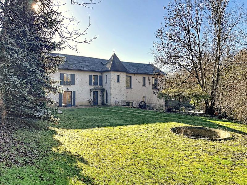 Moulin - 720 m² - 11 pièces