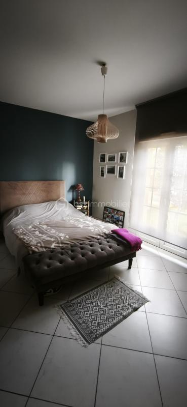 Demeure - 245 m² - 9 pièces