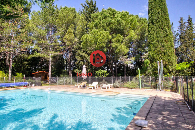 Villa - 250 m² - 8 pièces