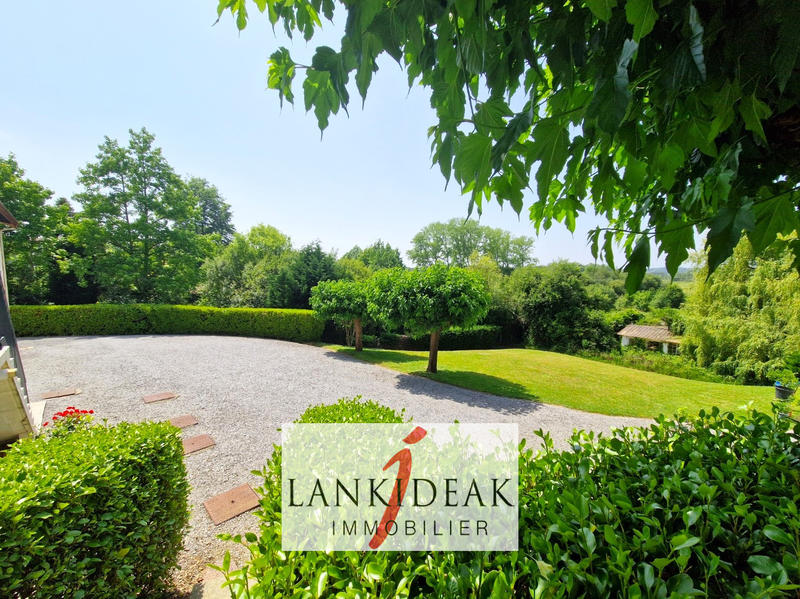 Maison - 104 m² - 4 pièces